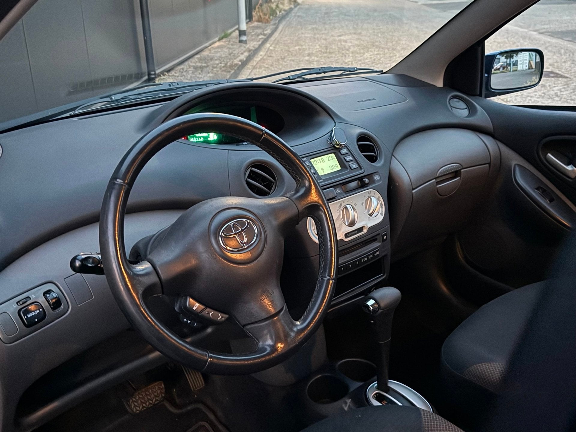 Toyota Yaris 1.3 VVT-i Sol 5-deurs | AUTOMAAT | Airco (ijsko, Stof, Gebruikt, 4 cilinders, Origineel Nederlands