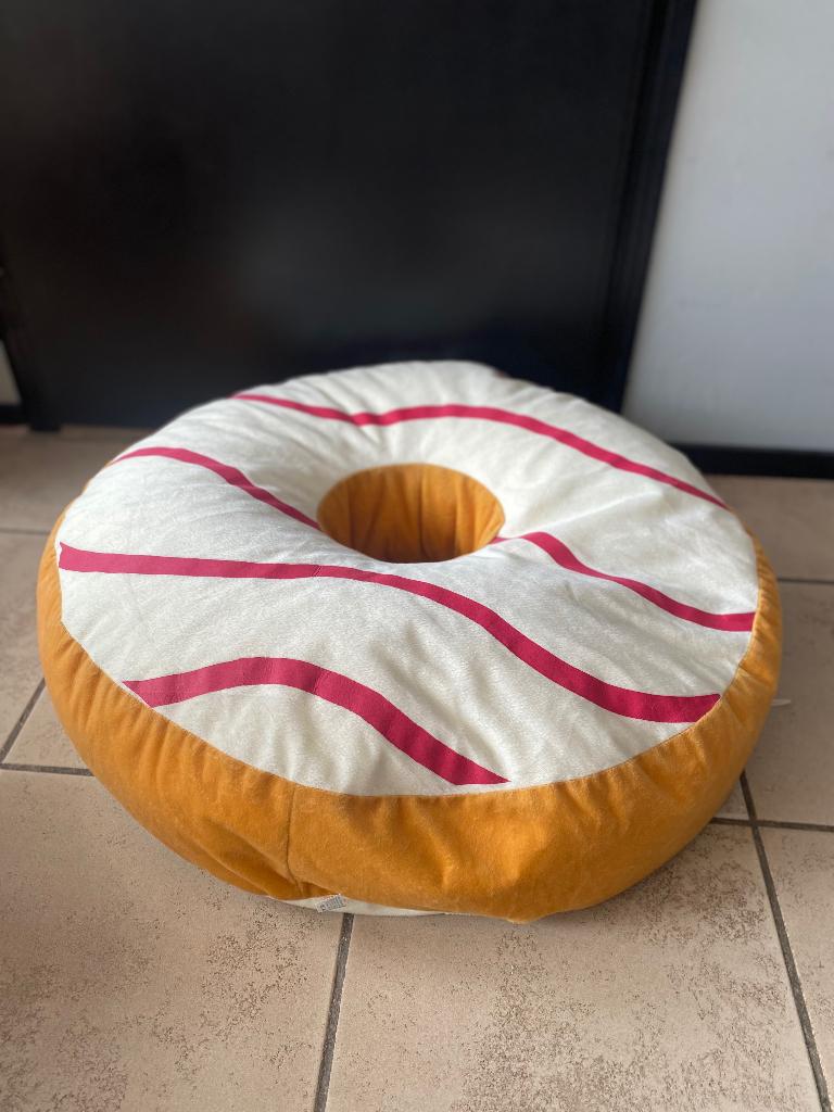 Grote donut poef/knuffel, Huis en Inrichting, Ophalen of Verzenden, Zo goed als nieuw, Wit, Textiel