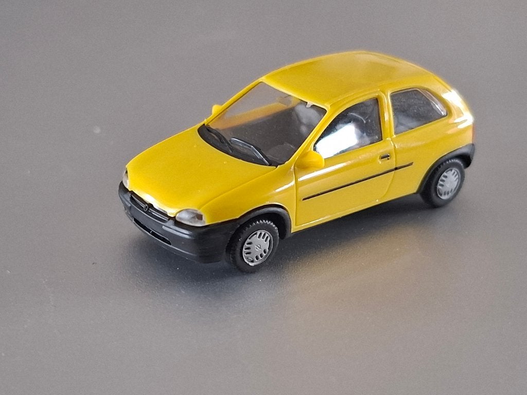 1:87 Opel Corsa B geel Herpa € 5,5, Hobby en Vrije tijd, Verzenden, Zo goed als nieuw, Auto, Herpa