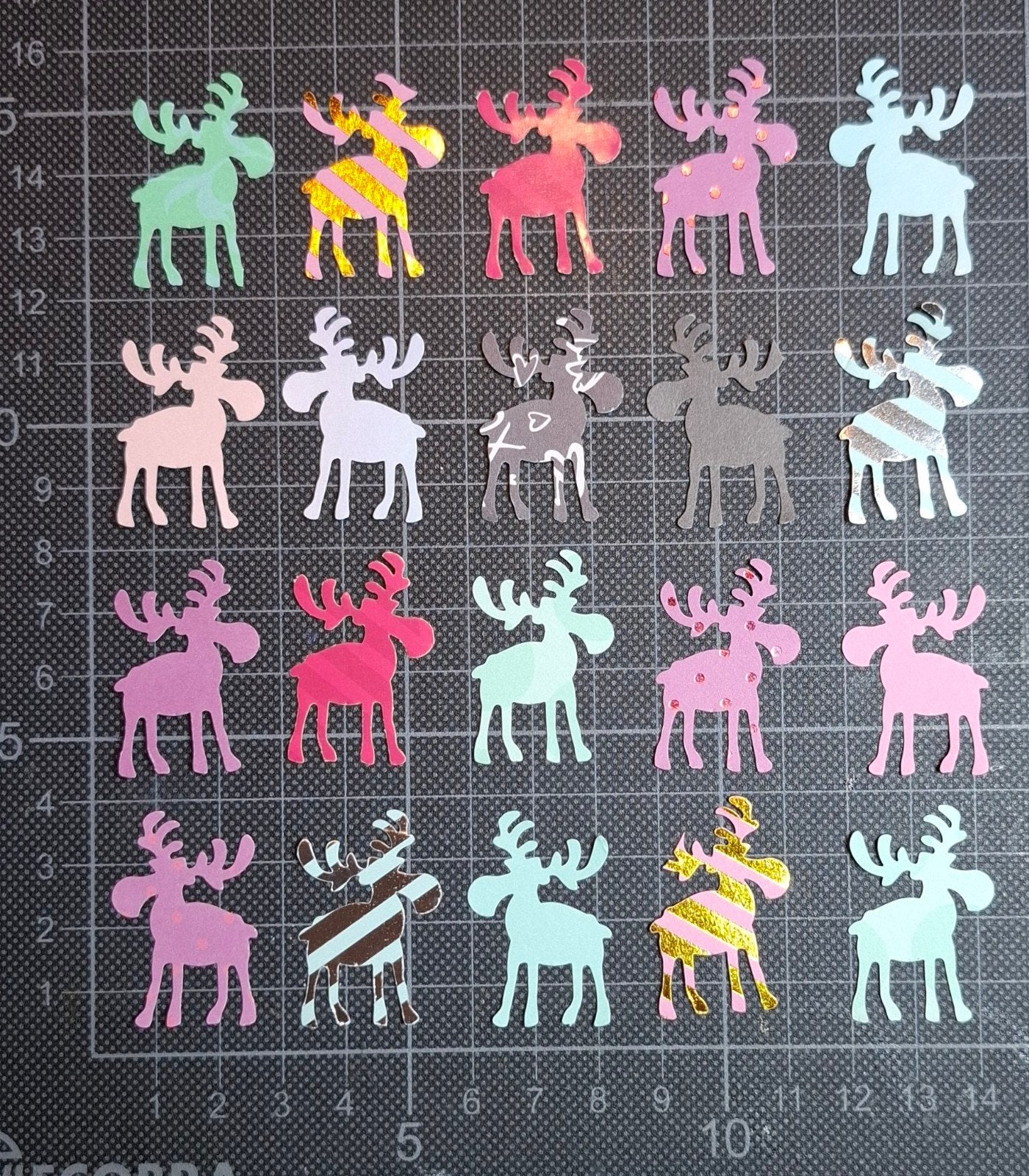 50x Rendierfiguurtjes van stevig papier - Nieuw, O, O, Nieuw, Meerkleurig