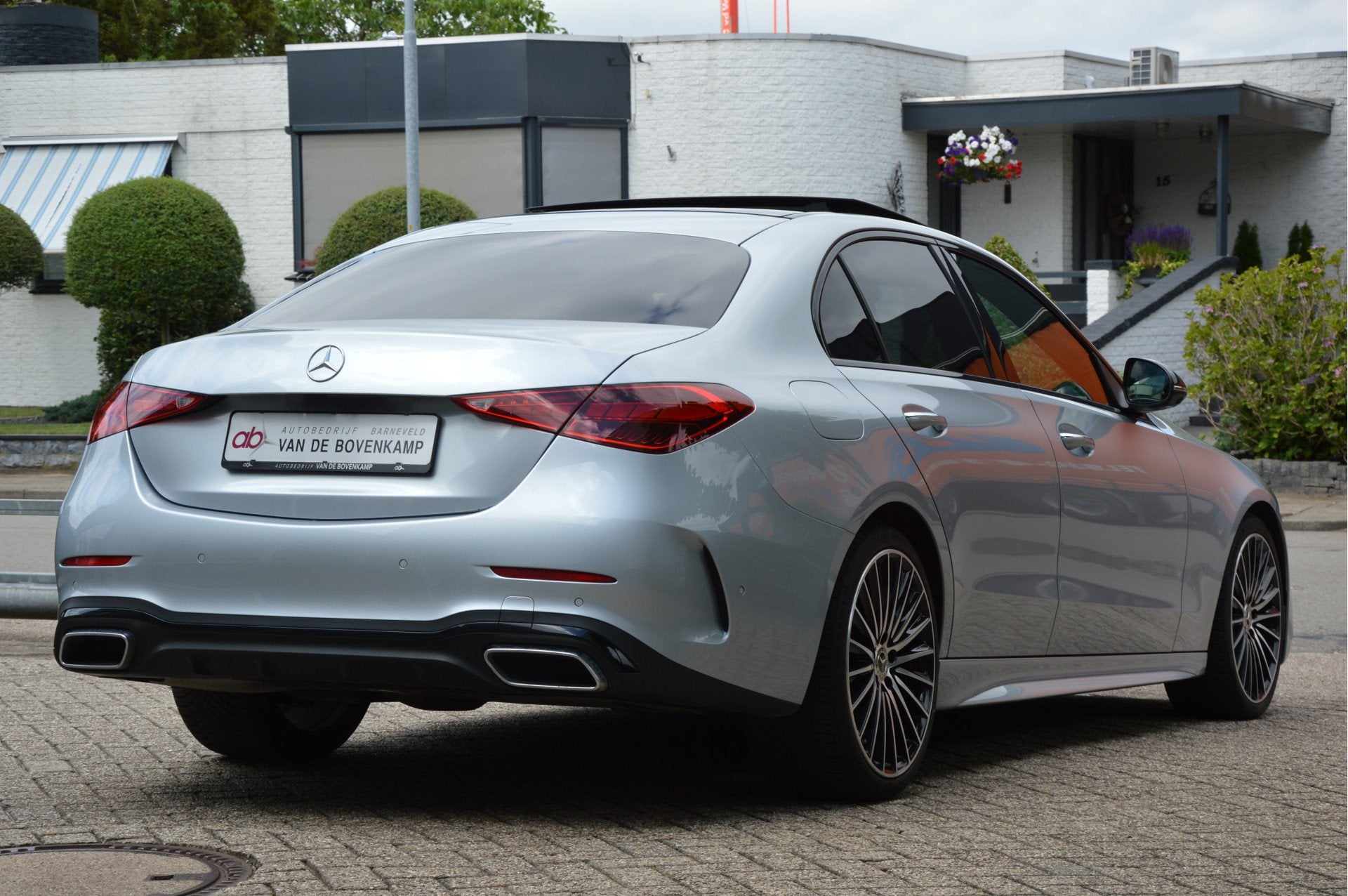 Mercedes-Benz C-Klasse 180 AMG-LINE | PANORAMADAK | MEMORY |, Auto's, Automaat, 12 maanden, Gebruikt, Zwart