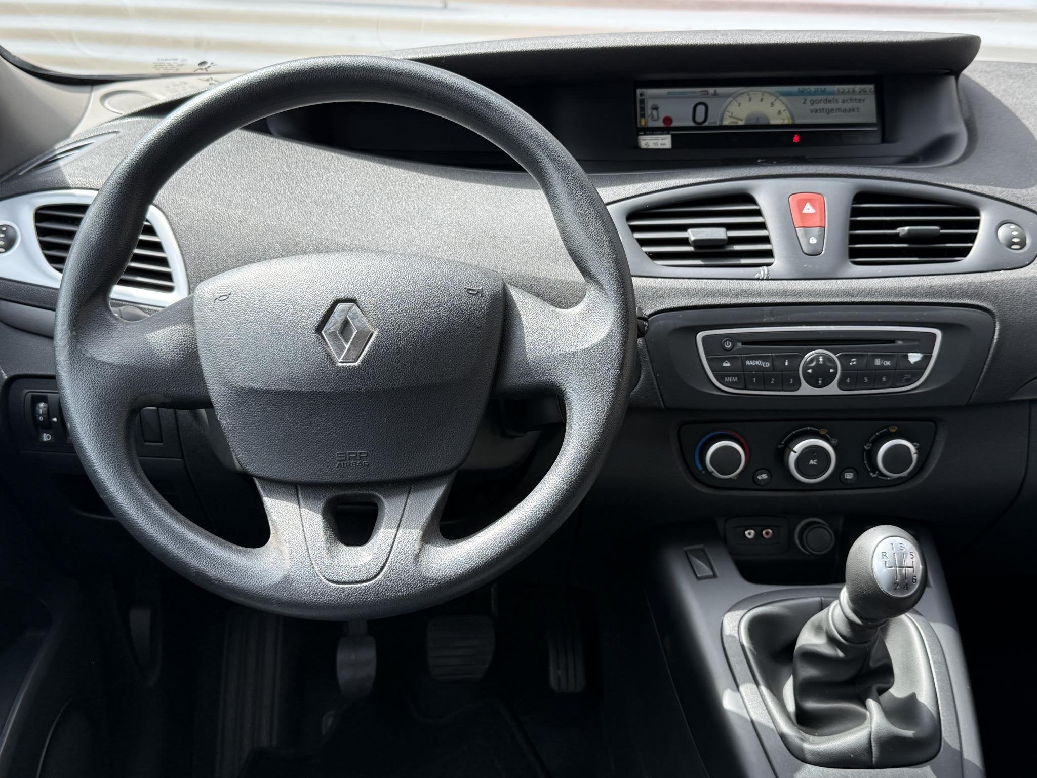 Renault Scénic 1.6 Expression Airco|Elek Ramen|Trekhaak|D-r, Auto's, Voorwielaandrijving, Euro 5, Stof, Gebruikt