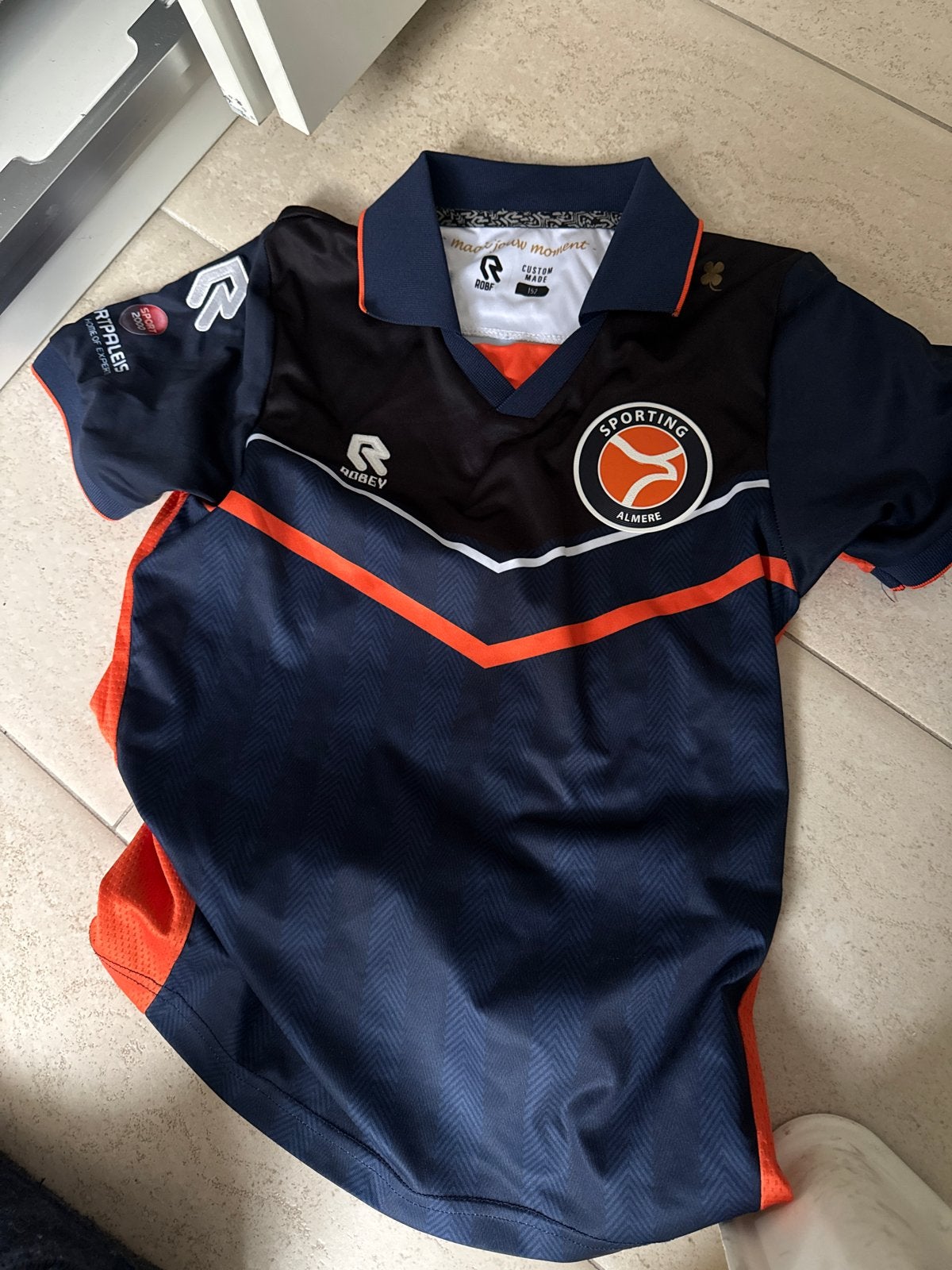 Sporting Almere Wedstrijdshirt voetbalshirt - Maat M 152, Nieuw, Ophalen of Verzenden, Voetbal, Maat 48/50 (M)