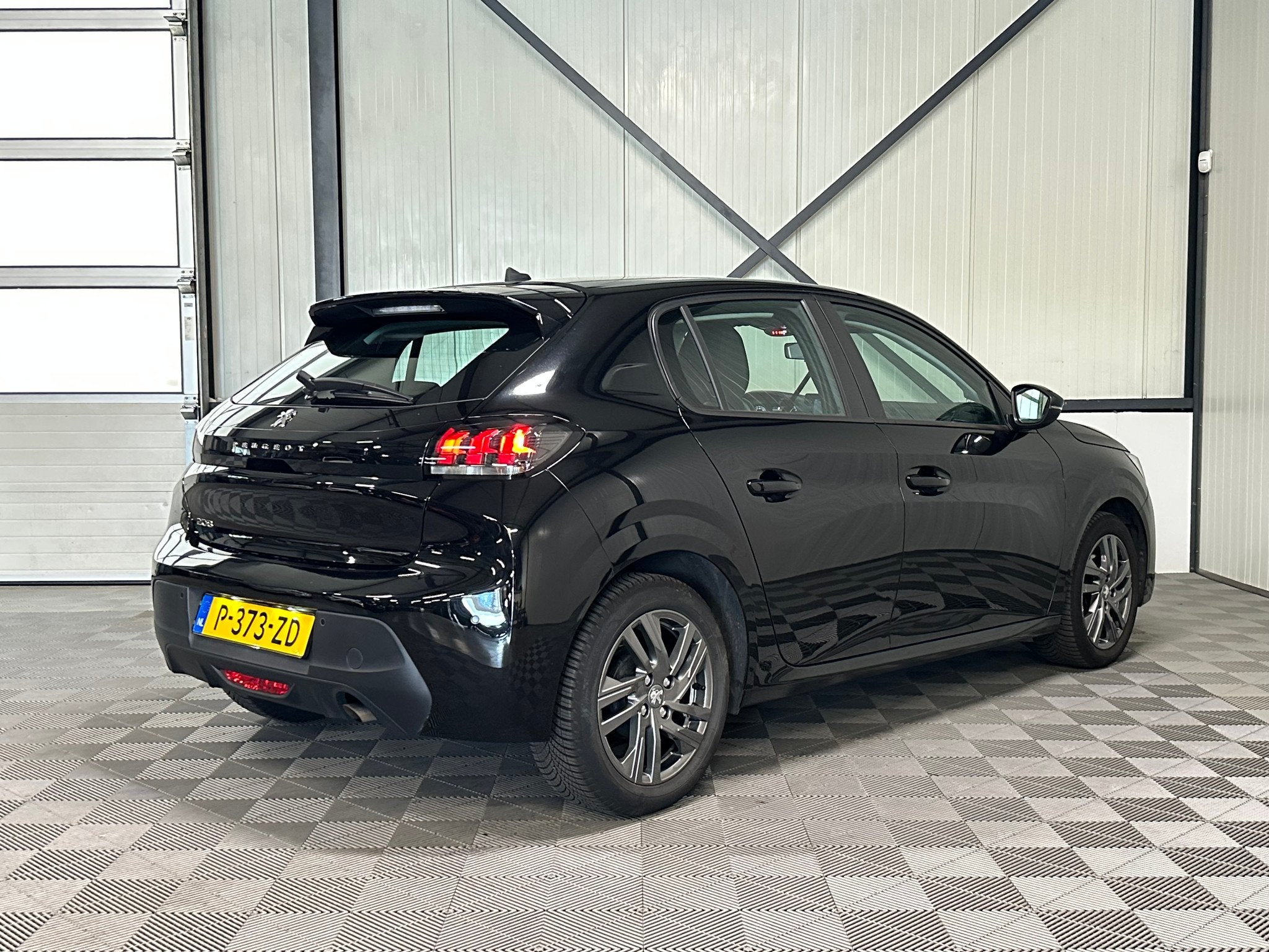 Peugeot 208 1.2 PureTech | Active Pack 5-Drs | Airco | Cruis, Gebruikt, Euro 6, 1199 cc, 100 pk