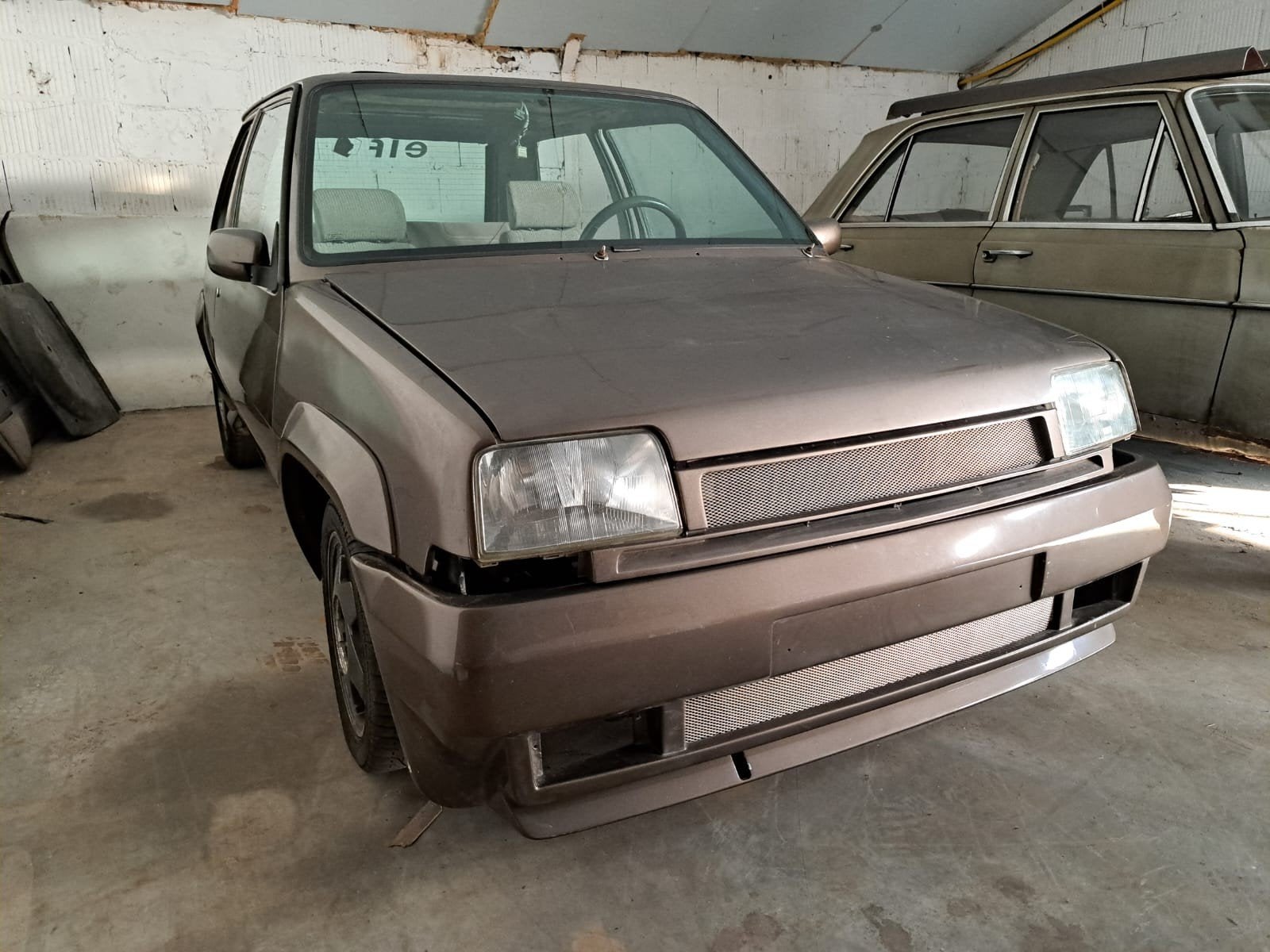 Te Kooo Renault GT Turbo en GTX, Voorwielaandrijving, Stof, Bruin, Overige kleuren