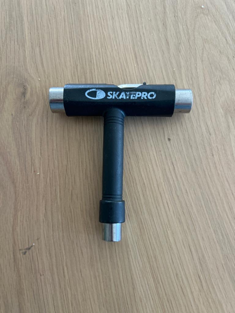 SkatePro Skate Tool T-Tool Skateboard Sleutel, Ophalen of Verzenden, Zo goed als nieuw, Overige typen