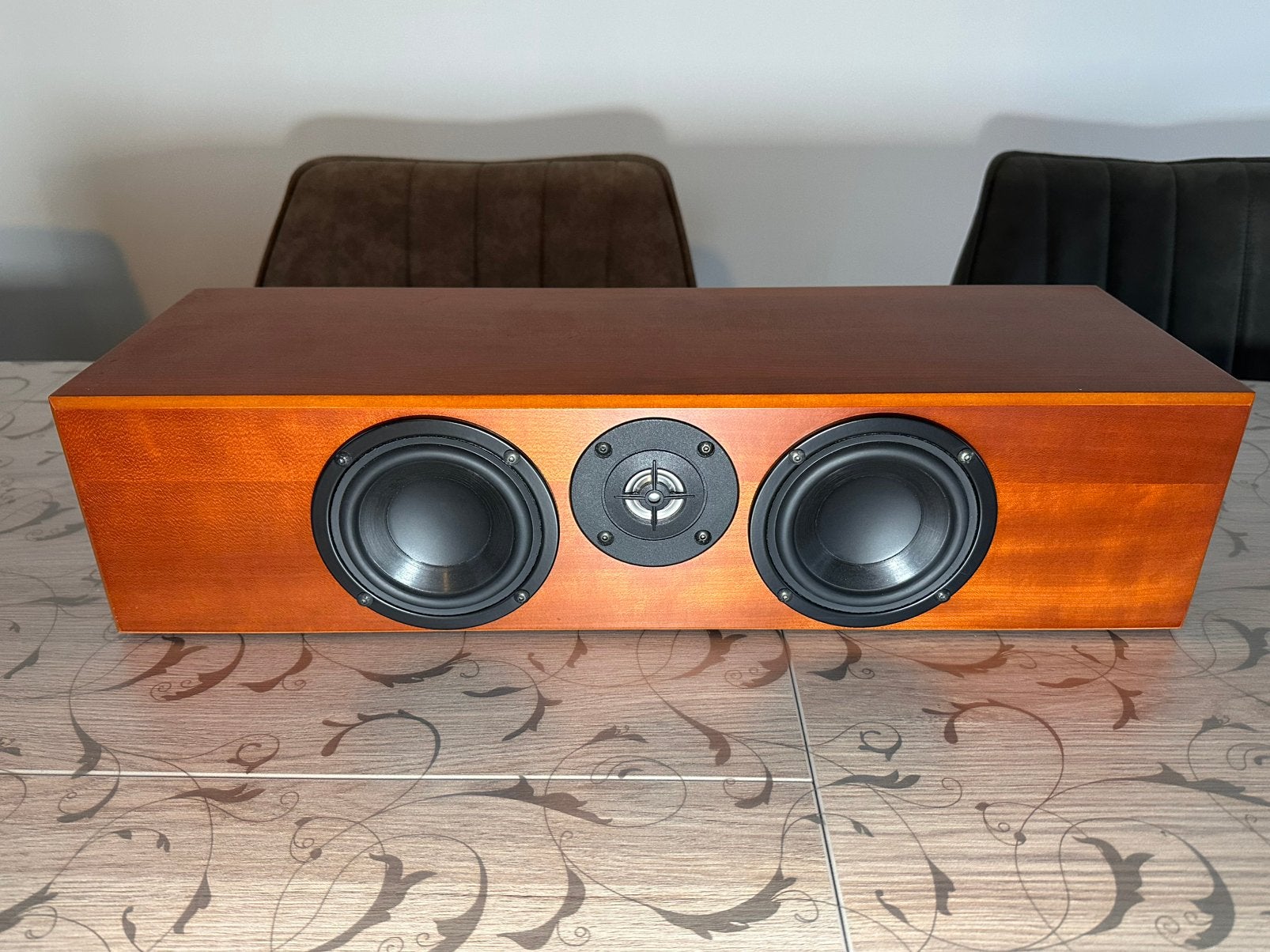 Totem acoustic Dreamcatcher center, Zo goed als nieuw, 60 tot 120 watt, Center speaker, Ophalen
