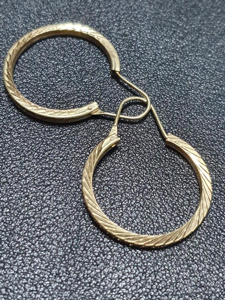 Mooie set vitage oorbellen mooi bewerkt jaren 90 14 kr, Sieraden, Tassen en Uiterlijk, Hangers, Verzenden, Zo goed als nieuw, Goud