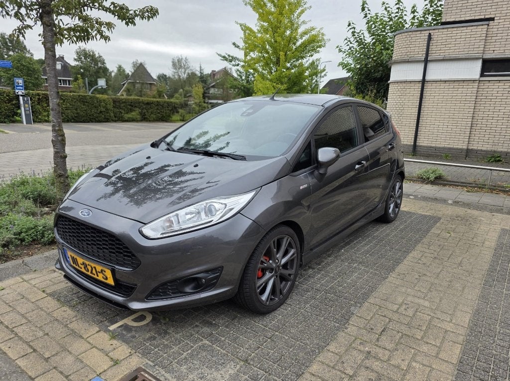 *MillTek* Ford Fiësta 1.0 Ecoboost 100pk 5dr 2017 Grijs, Voorwielaandrijving, Stof, Zwart, 100 pk