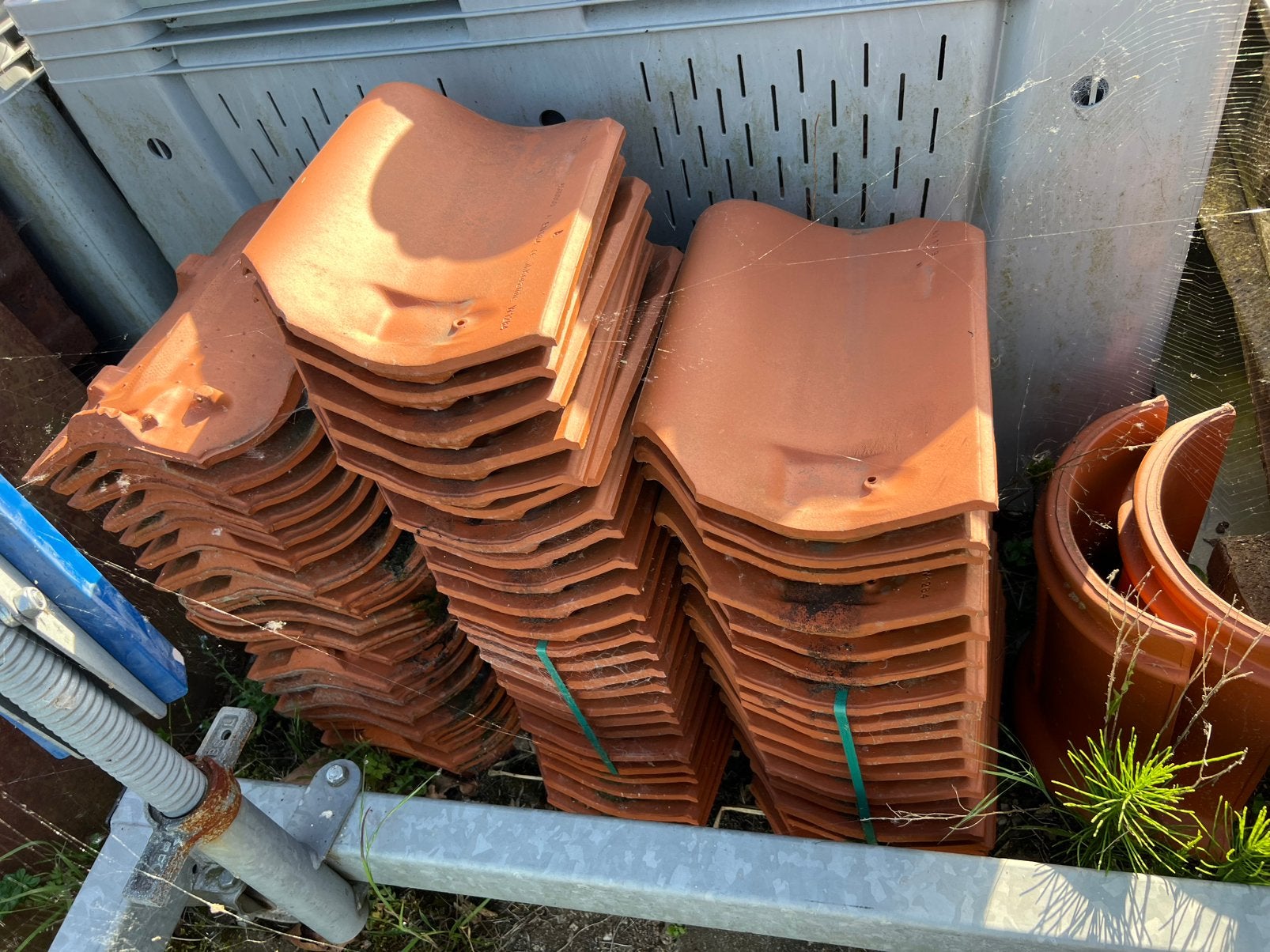 Koramic W1284, 60 stuks dakpannen, Ophalen, Steen of Klei, Zo goed als nieuw, 15 m² of meer