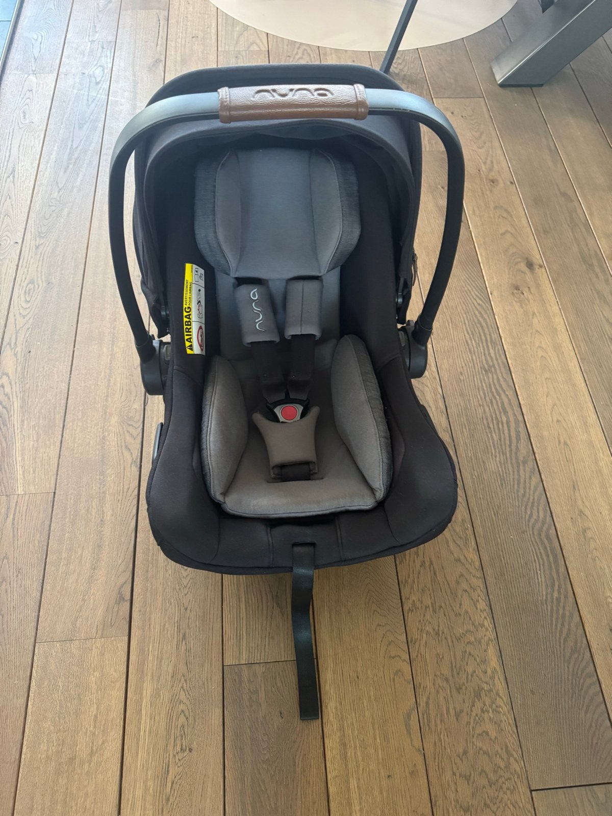 Nuna Pipa Next autostoeltje met 360 Isofix base. Maxi cosi, Kinderen en Baby's, Autostoeltjes, Slaapstand, Zo goed als nieuw, Isofix