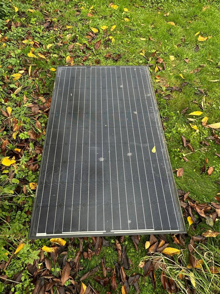 42 zonnepanelen met micro omvormers, Doe-het-zelf en Verbouw, Zonnepanelen en Toebehoren, Ophalen, Gebruikt, Compleet systeem