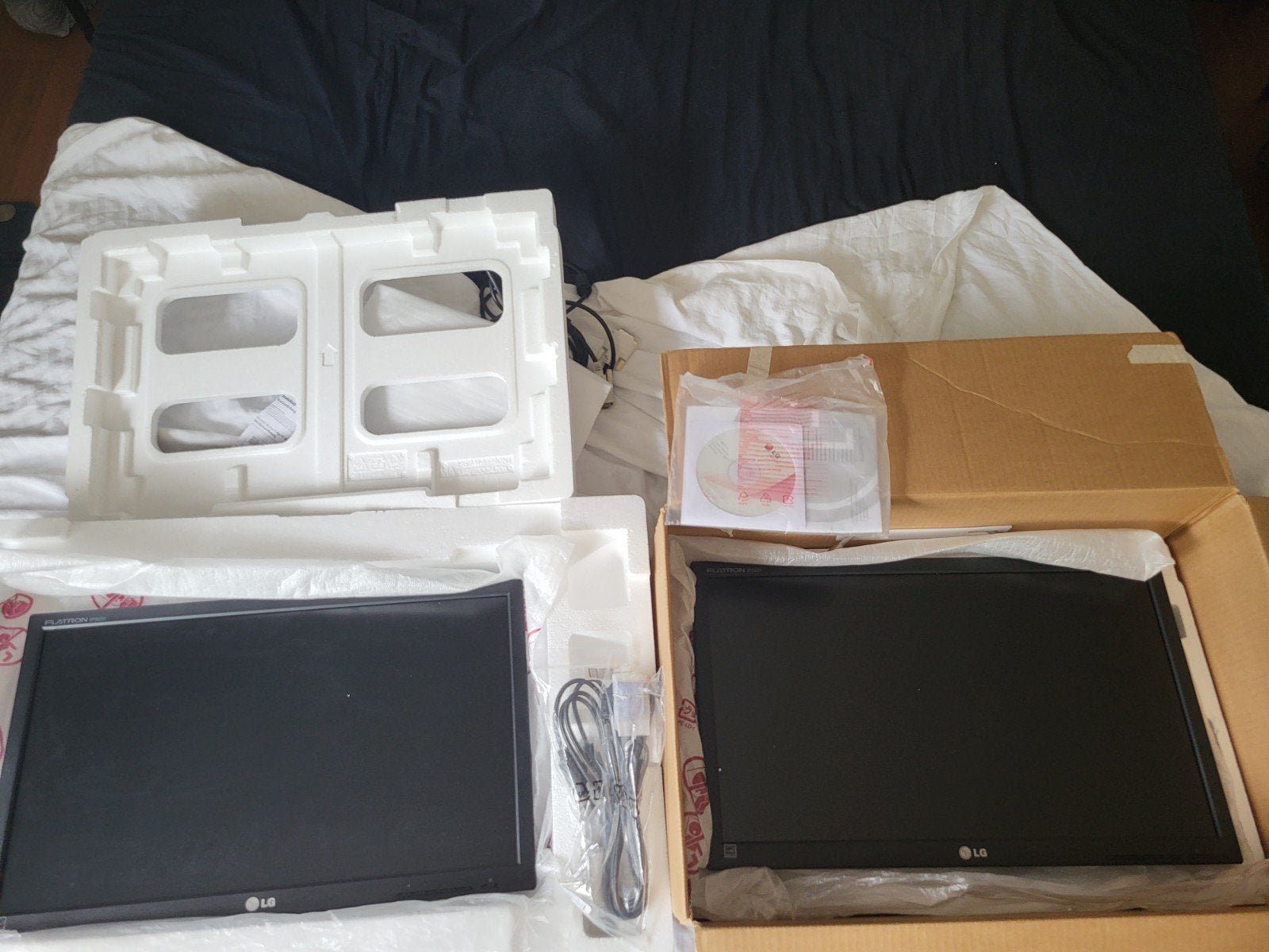 LG 23 inch IPS Monitor (2 stuks), Gebruikt, IPS, Kantelbaar, Full HD