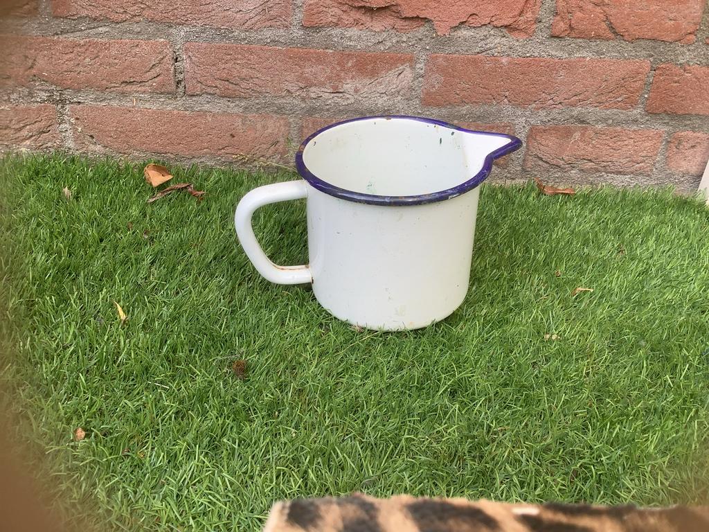 Vintage wit emaille kannetje met blauwe rand, Ophalen of Verzenden