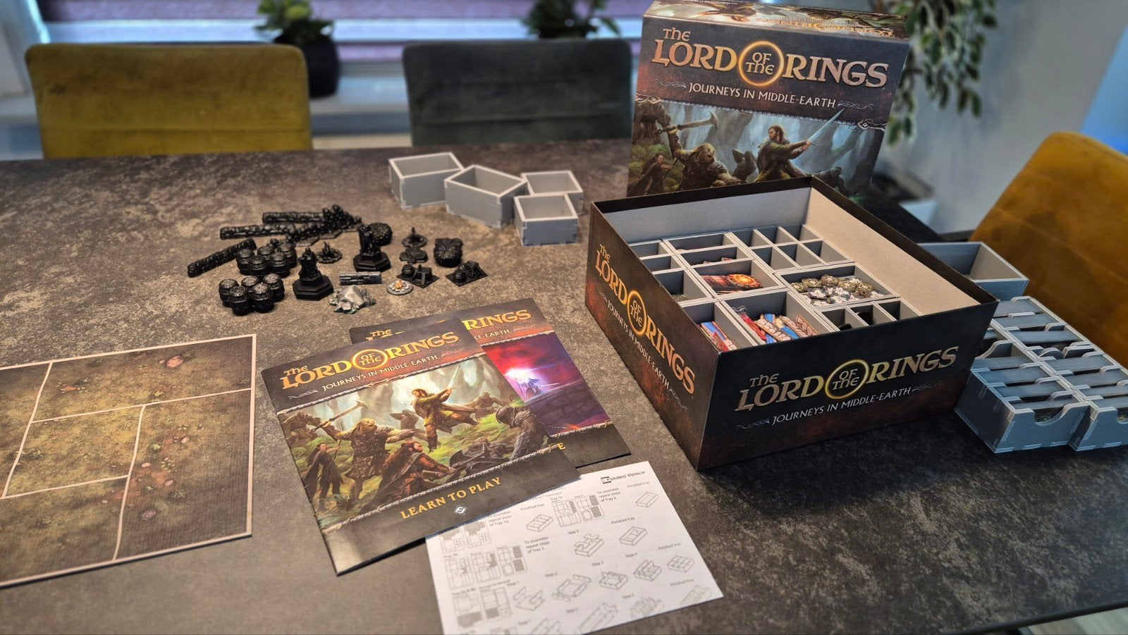 LOTR Journeys in Middle-earth 3d ! + Sleves + organizer, Een of twee spelers, Ophalen of Verzenden, Zo goed als nieuw, Fantasy Flight Games