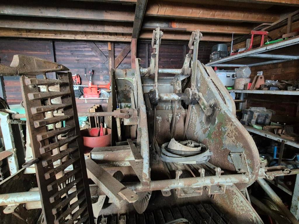 Claas balenpers - Staat al zeer lang stil, Zakelijke goederen, Akkerbouw, Claas KGaA mbH, Mühlenwinkel 1, 33428 Harsewinkel, Duitsland