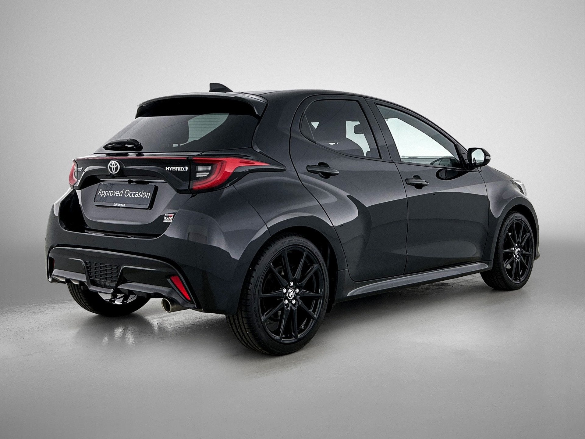 Toyota Yaris 1.5 Hybrid GR Sport + | BTW voertuig | Dealer o, Auto's, Toyota, Gebruikt, Zwart, 116 pk, 1490 cc