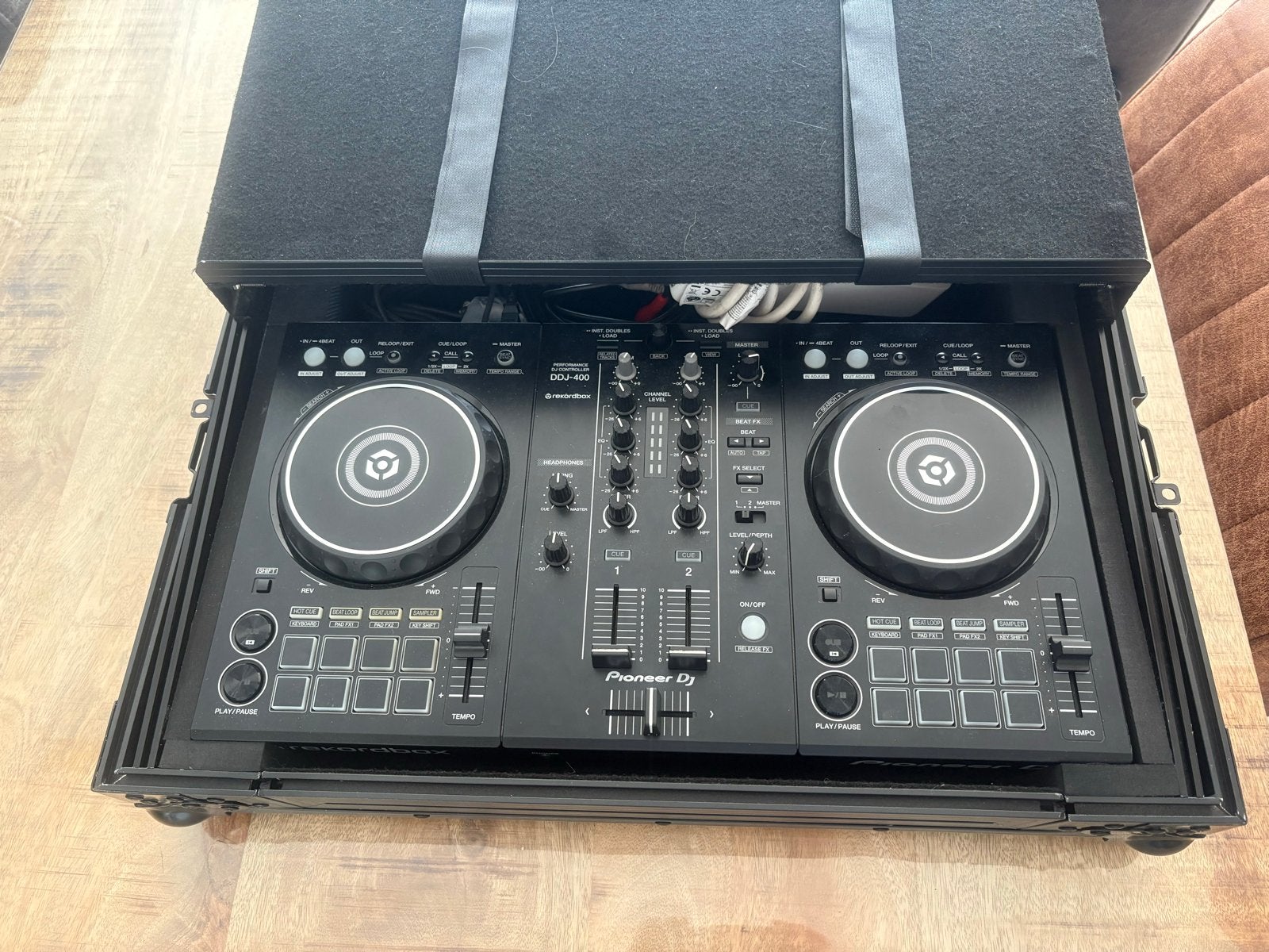 Pioneer DDJ-400 DJ Controller met Rekordbox en koffer, Muziek en Instrumenten, Dj-sets en Draaitafels, Ophalen, Zo goed als nieuw