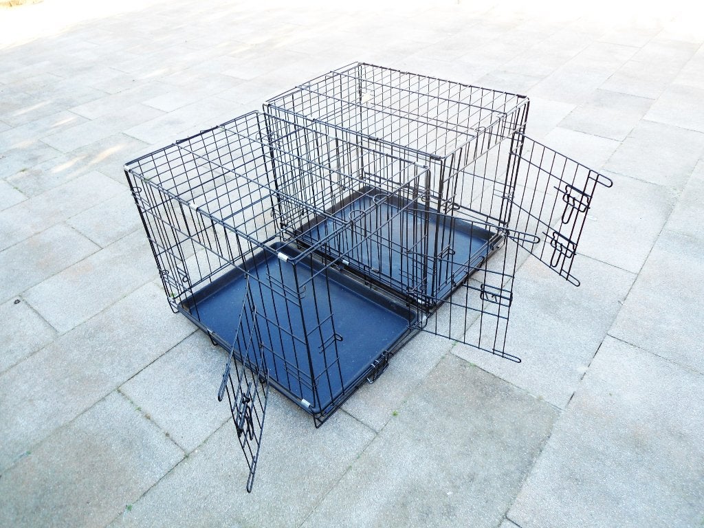 Zwarte opvouwbare benches met 1 of 2 deurtjes, Ophalen, Zo goed als nieuw