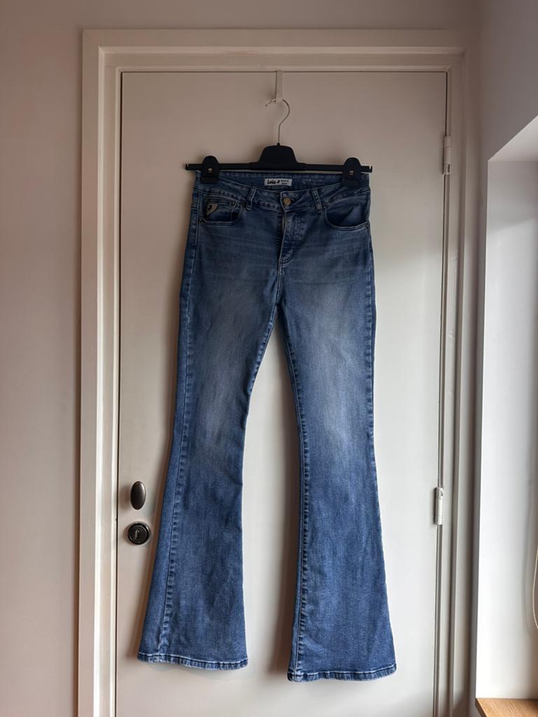 Lois Jeans Raval 16 flared jeans – cobalt stone – W28/L34, Ophalen of Verzenden, Zo goed als nieuw, Blauw, W28 - W29 (confectie 36)