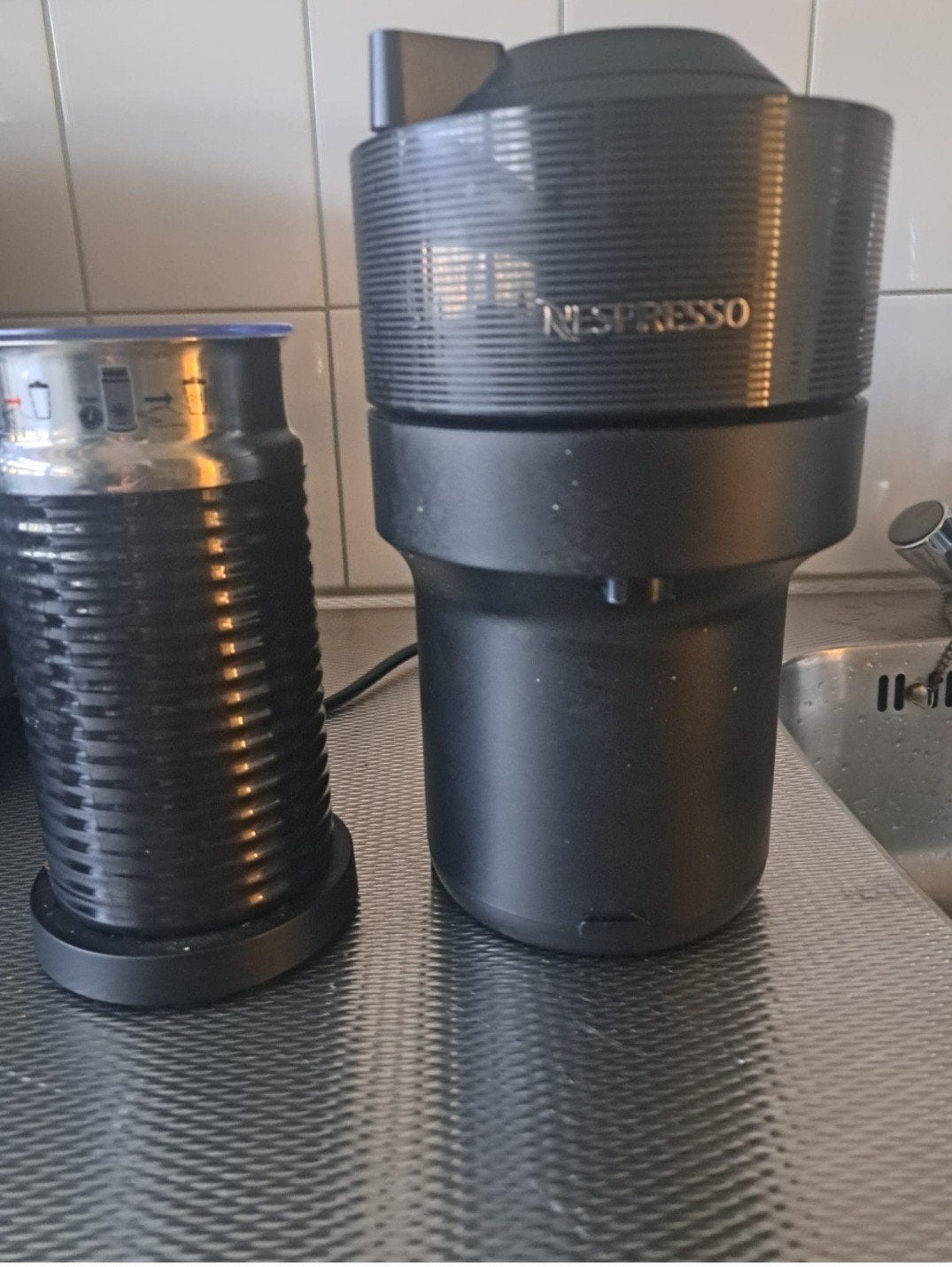 Nespresso koffieapparaat met melkschuim maker te koop!, Ophalen of Verzenden, Zo goed als nieuw