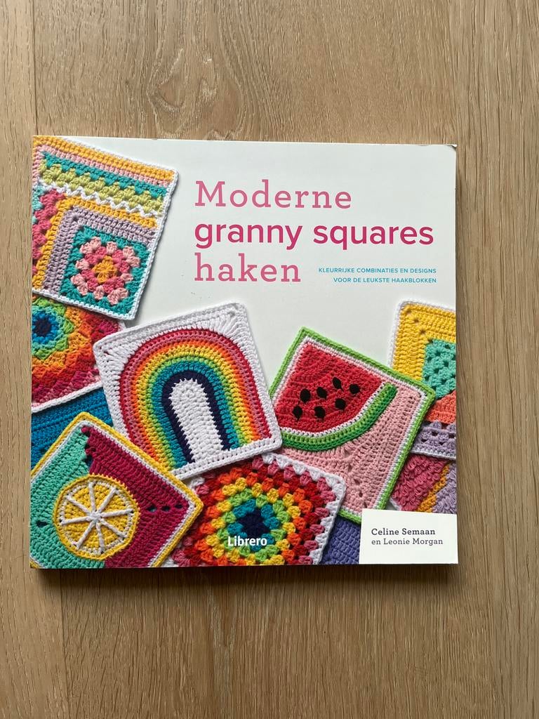 Moderne Granny Squares Haken - Boek met Haakpatronen, Boeken, Ophalen of Verzenden, Zo goed als nieuw, Breien en Haken