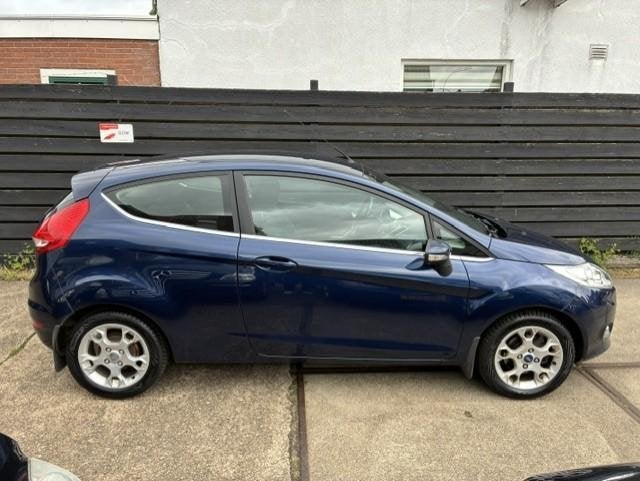 Ford Fiesta 1.25 Titanium 140.434 KM NAP/AIRCO/TREKHAAK/NIEU, Auto's, Voorwielaandrijving, Stof, 4 cilinders, Electronic Stability Program (ESP)