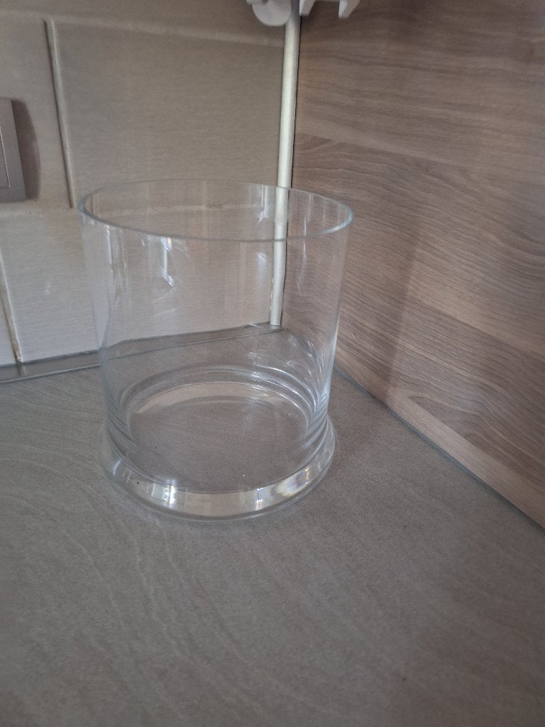 Mooie robuuste vaas, Ophalen, Op voet, Wit, 20 cm