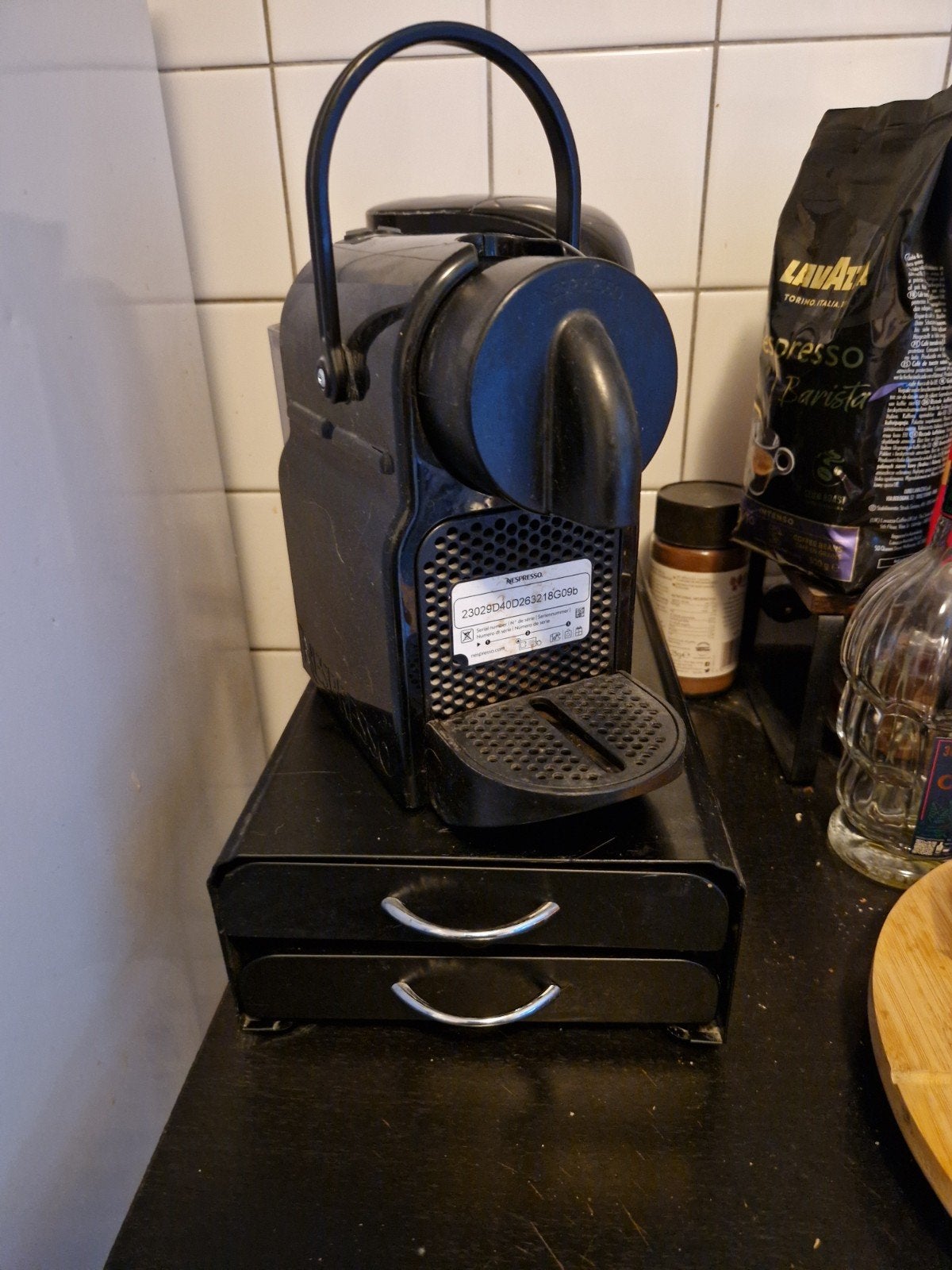 Nespresso koffieaparaat met capsulehouder, Ophalen, Nespresso, Zo goed als nieuw, Capsulehouder