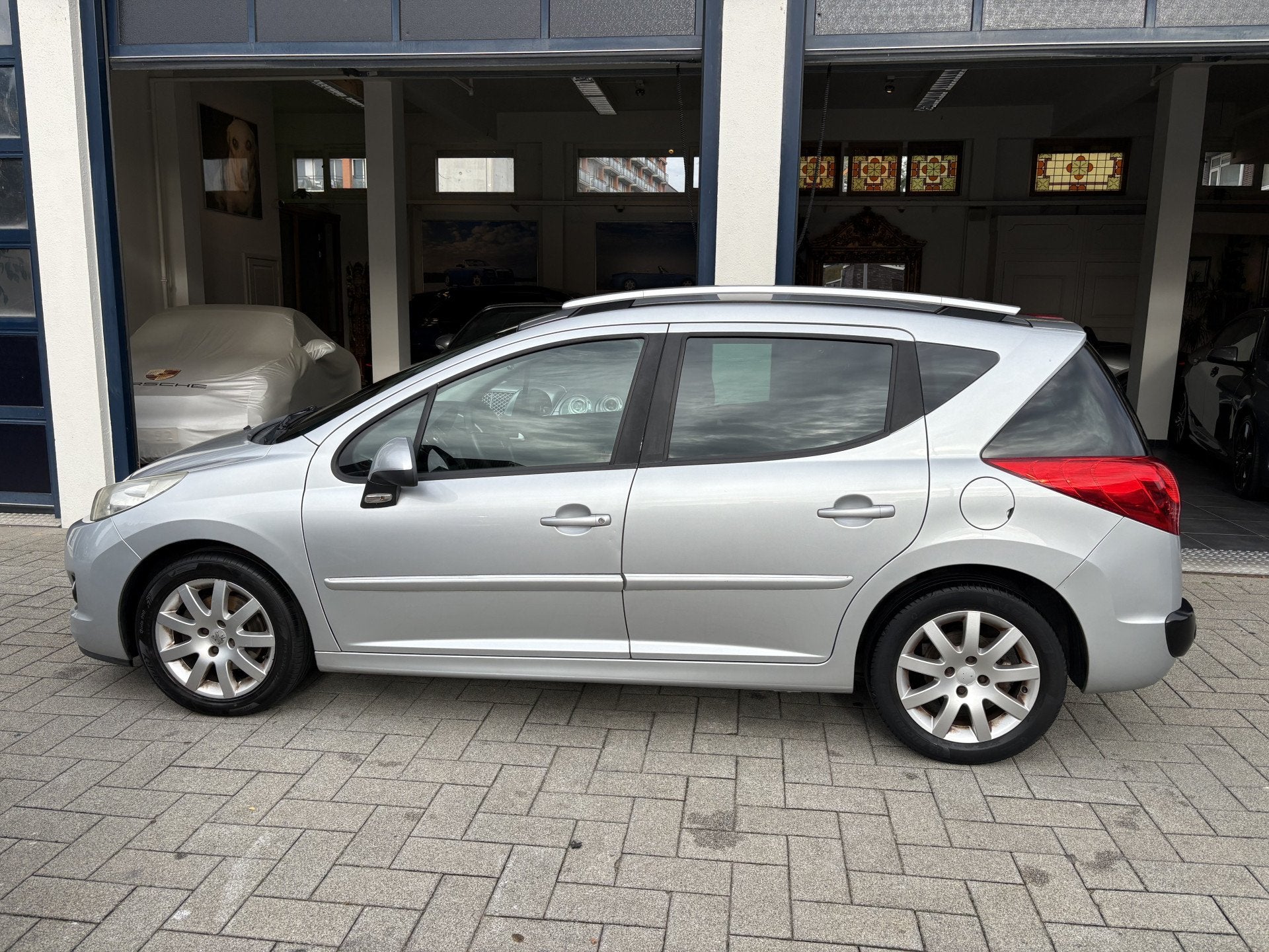 Peugeot 207 SW 1.6 VTi Sportium AIRCO/CRUISE/PDC/NETTE STAAT, Voorwielaandrijving, Euro 5, Gebruikt, 4 cilinders