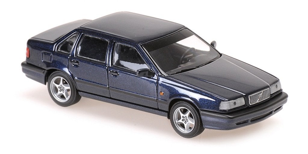 Volvo 850 uit 1994 donkerblauw metallic van Maxichamps 1:43