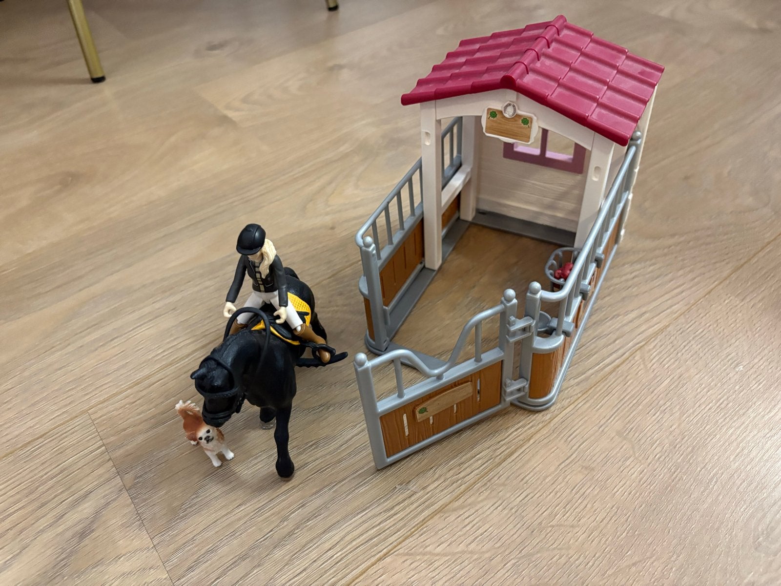 Schleich stal met paard, ruiter en hond, Ophalen of Verzenden, Gebruikt, Jongen of Meisje