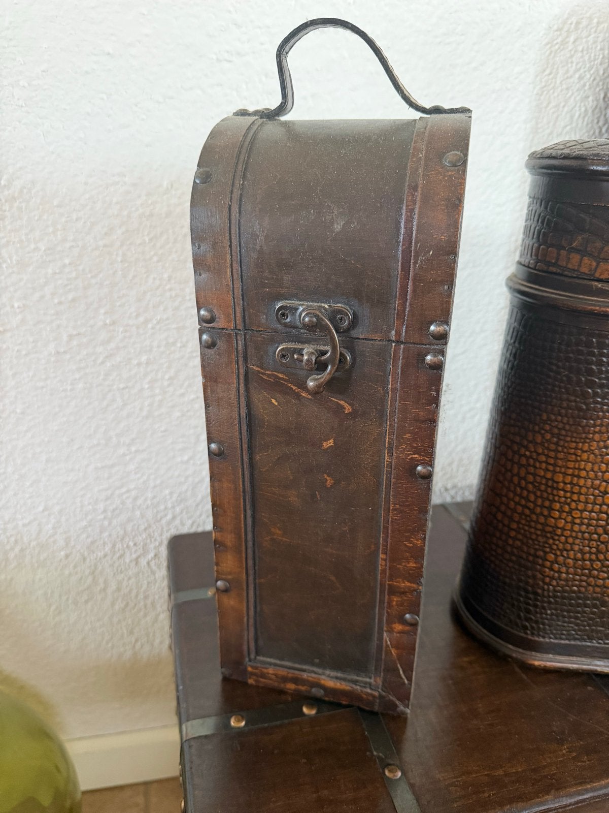 Decoratieve Wijnkist en Flessenhouder, Ophalen