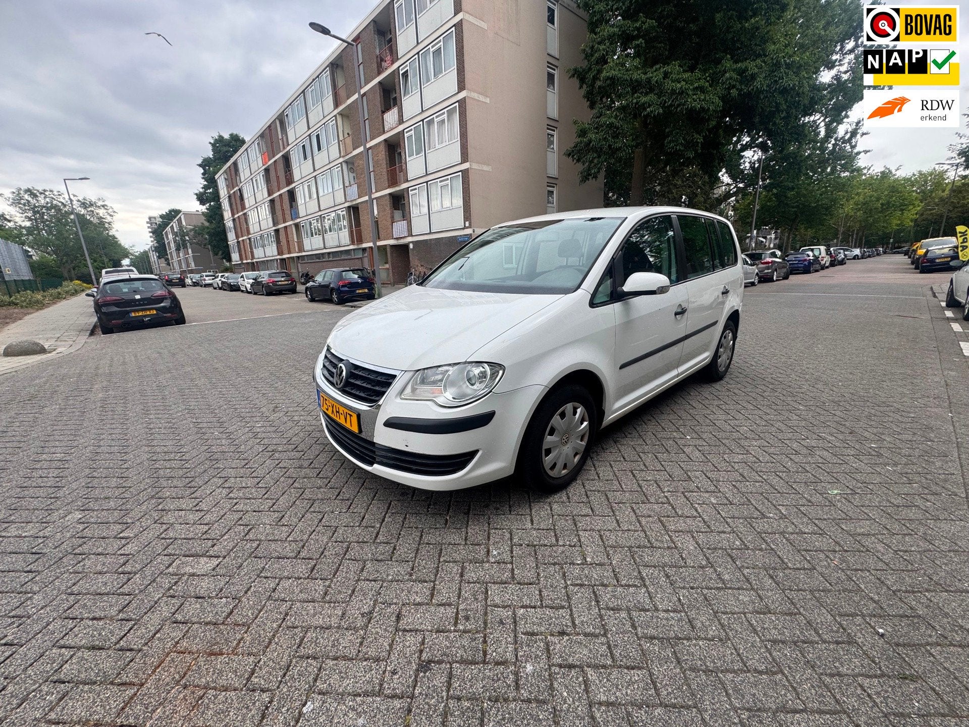 Volkswagen Touran 1.9 TDI Trendline, Auto's, Gebruikt, 4 cilinders, Wit, Origineel Nederlands