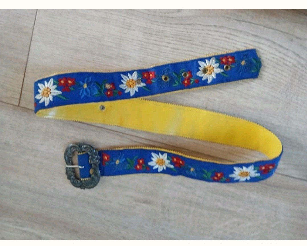 Prachtige Alpiene / Trachten Riem met Edelweiss Borduurwerk, Sport en Fitness, Skiën en Langlaufen, Ophalen of Verzenden, Minder dan 100 cm