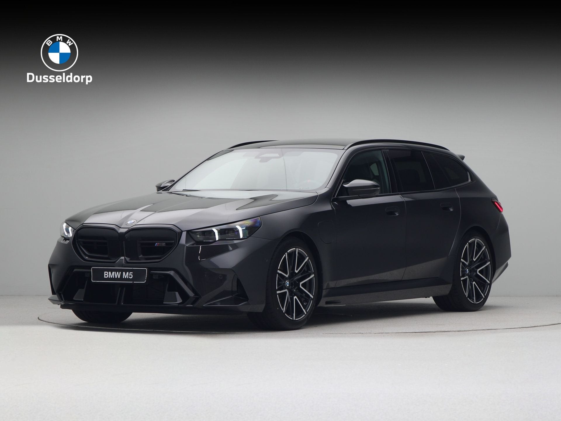 BMW M5 Touring Comfort Pakket | M Driver's Pack | Driving As, Verwarmde buitenspiegels, 4395 cc, Overige brandstoffen, Zilver of Grijs