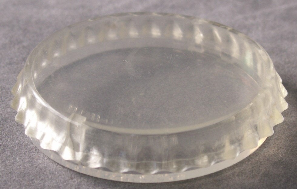 Plastic doosje vorm Coca Cola dop gemerkt Coca-Cola 1999, Ophalen of Verzenden, Nieuw, Gebruiksvoorwerp