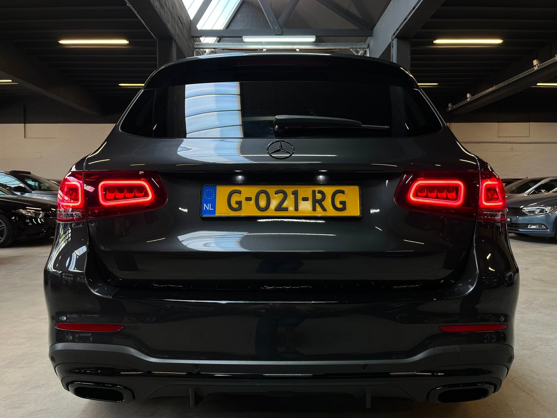 Mercedes-Benz GLC-klasse 200 4MATIC AMG Line Pano/Virtual/Ca, Auto's, Automaat, Dealer onderhouden, Gebruikt, 2000 kg
