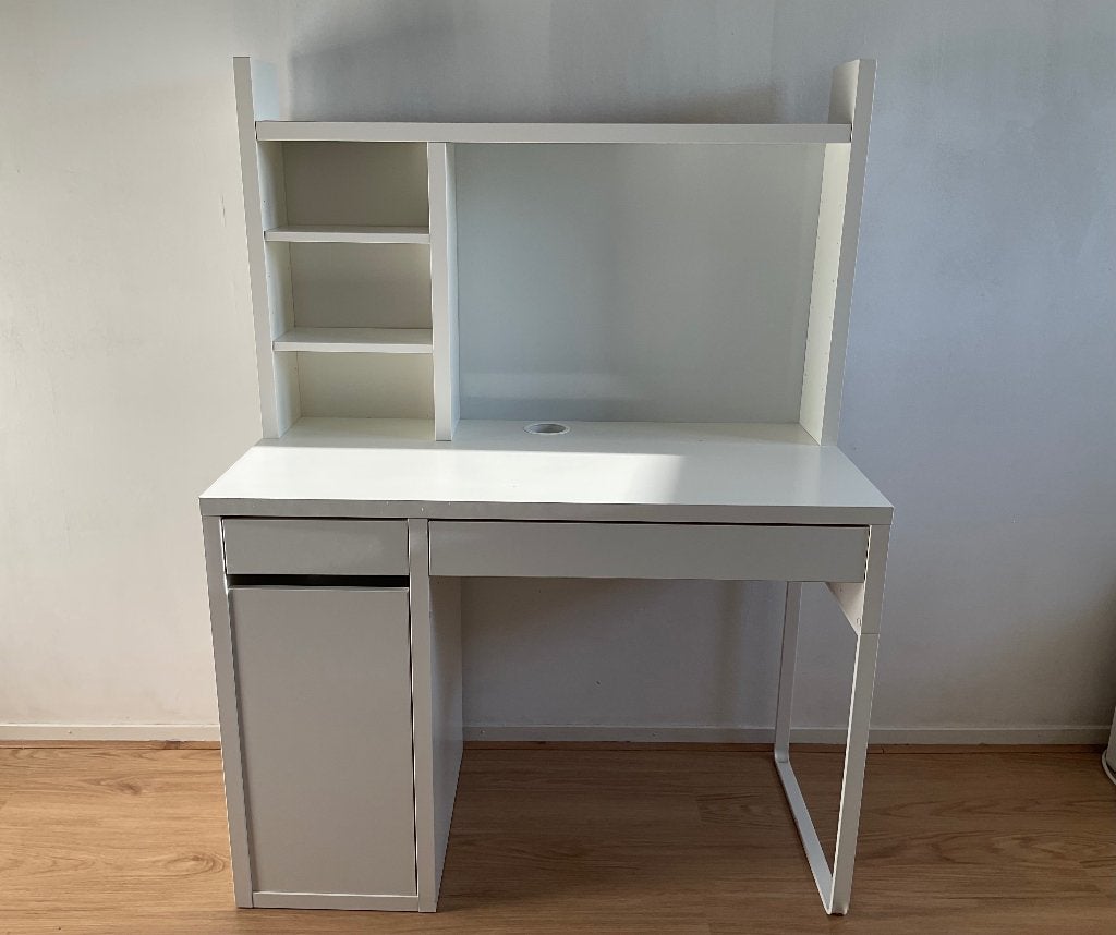 IKEA MICKE wit bureau met opzetstuk, Ophalen, 105 cm, Gebruikt, Opzetstuk