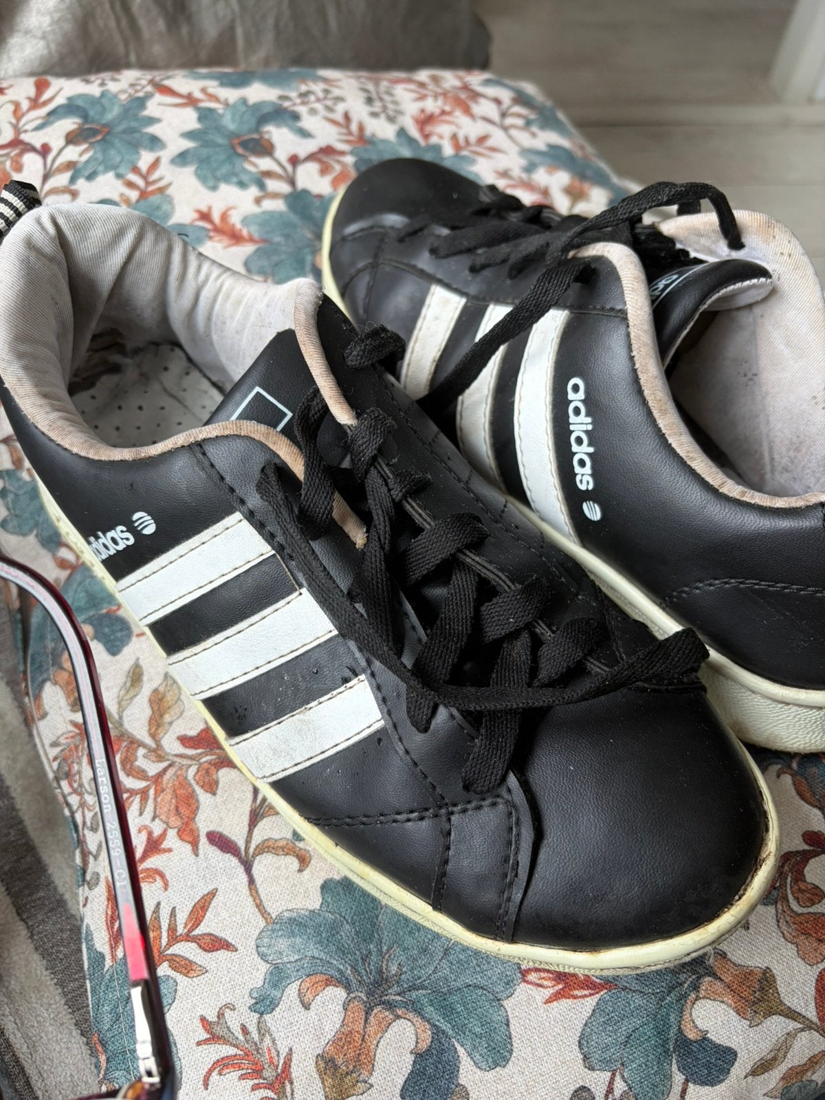 Adidas classic , retro mt 40, Zwart, Ophalen of Verzenden, Sneakers of Gympen, Gedragen