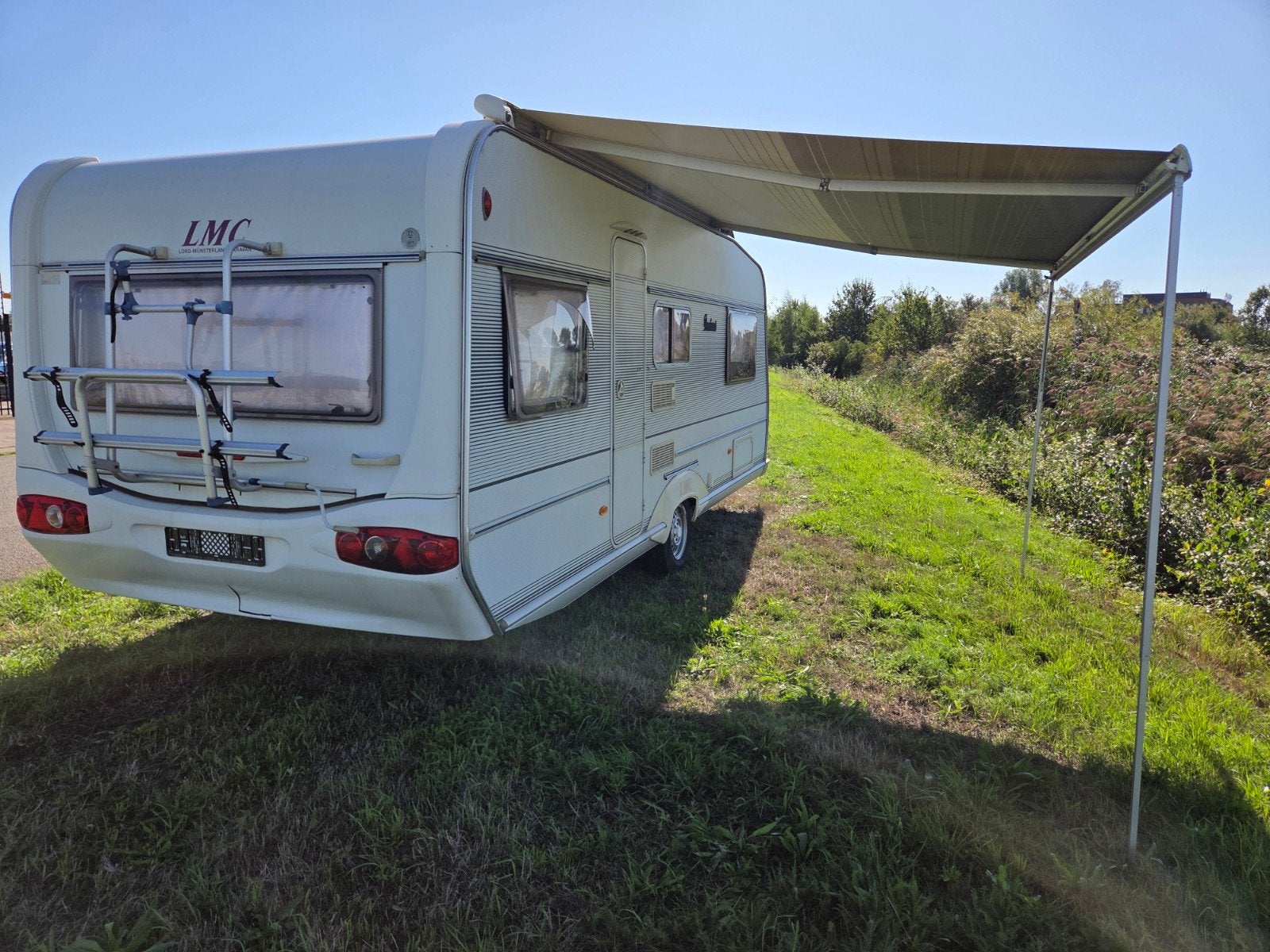 LMC Dominant 545 uit 2004 met werk, Bedrijf