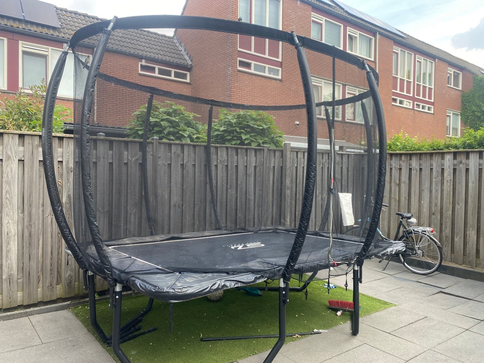Senz Sport Trampoline 214x305 met beschermnet, Ophalen, Gebruikt