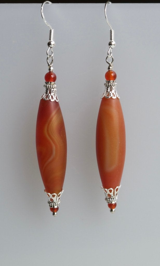 Mooie lange oorbellen met rode matte Agaat en Carneool, Hangers, Verzenden, Nieuw, Oranje