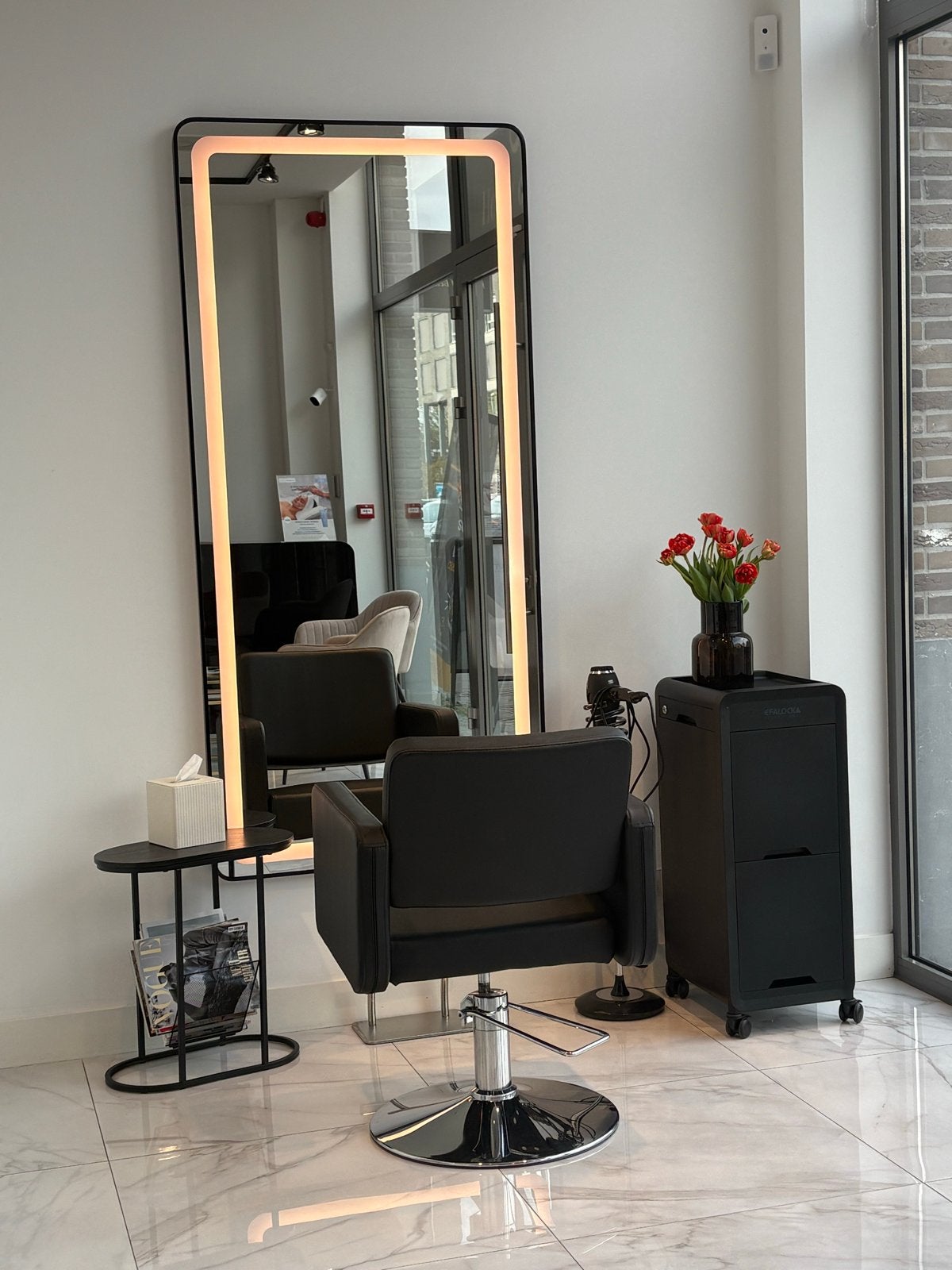 Luxe Kappers Stoel te huur high-end Beautysalon in Uithoorn