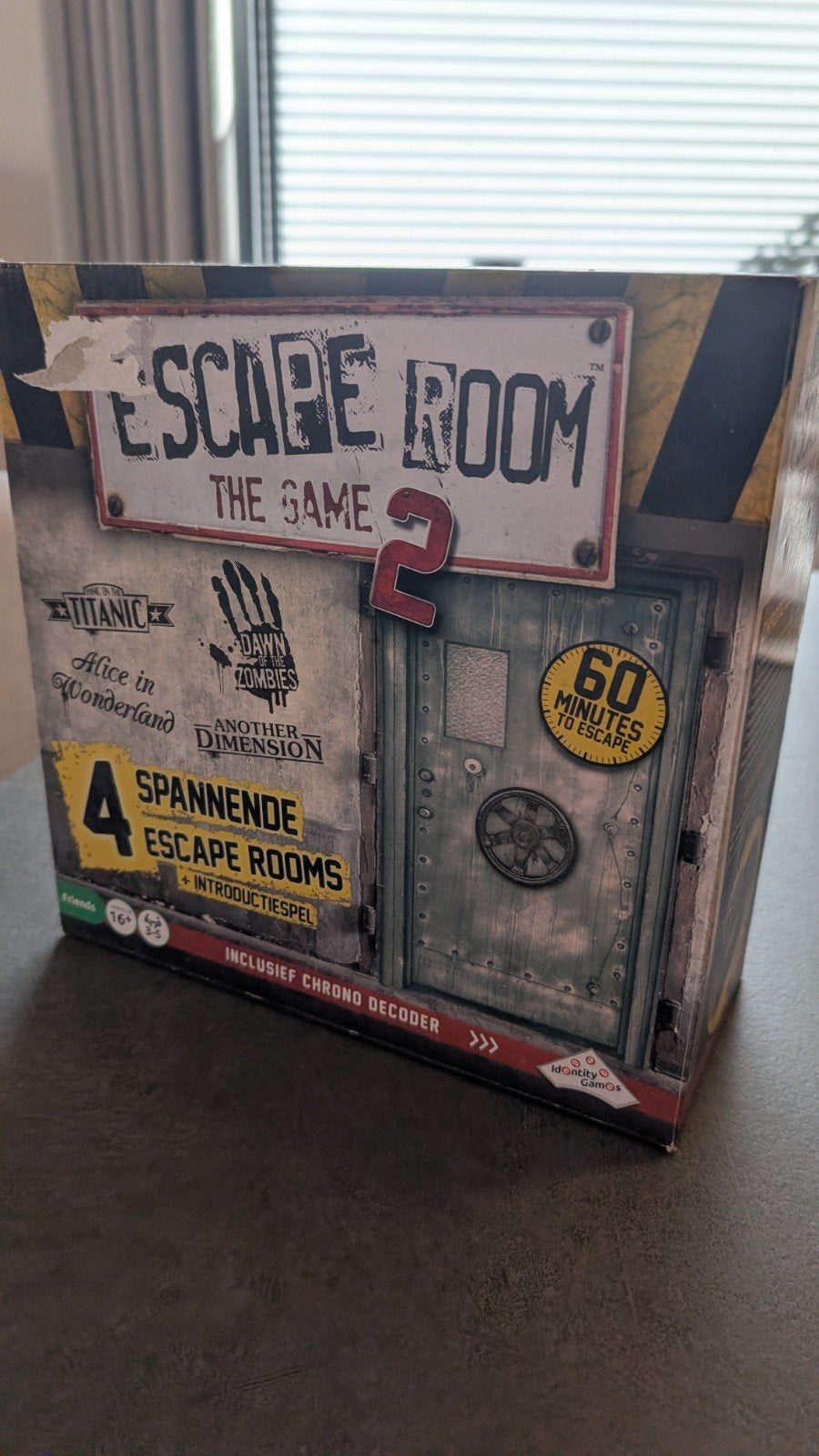 Escape Room The Game 2 - 4 Spannende Escape Rooms, Drie of vier spelers, Ophalen of Verzenden, Zo goed als nieuw, Identity Games