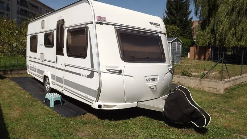 Fendt Tendenza 540 TG, Caravans en Kamperen, Caravans, Rondzit, Koelkast, Bedrijf, Fendt