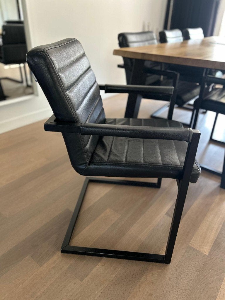 Eetkamerstoel, Huis en Inrichting, Stoelen, Ophalen, Gebruikt, Zwart, Strakke lijn, zie foto.