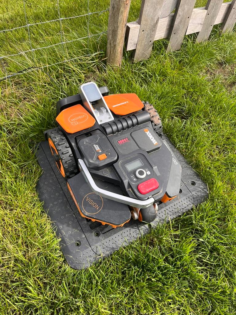 Worx vision L1300 Robotmaaier, Ophalen, Zo goed als nieuw, Bestuurbaar via app