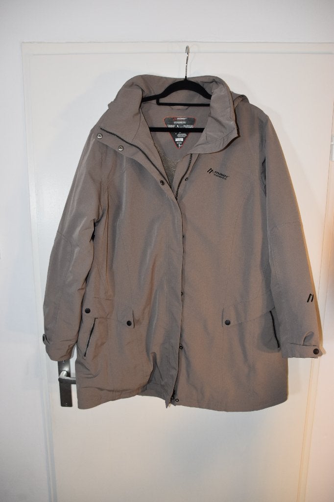 mooie zgan beige gevoerde winterjas Maier maat 50, Kleding | Dames, Maier, Beige, Ophalen of Verzenden, Jas of Mantel