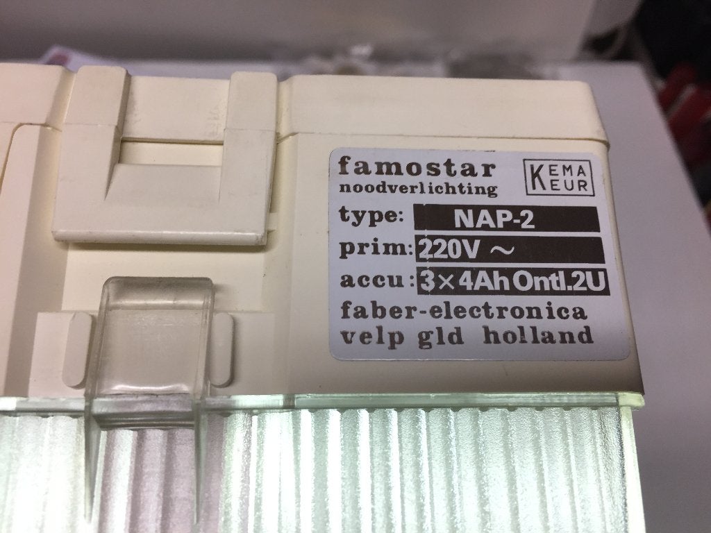 Noodverlichting  Famostar NAP-2, Ophalen, Kunststof, G13 (TL), Nieuw